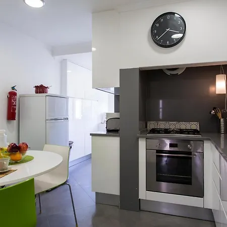 Altido Urban 1-bed Flat With Workspace, Moments From Avenida Da Liberdade Lisboa